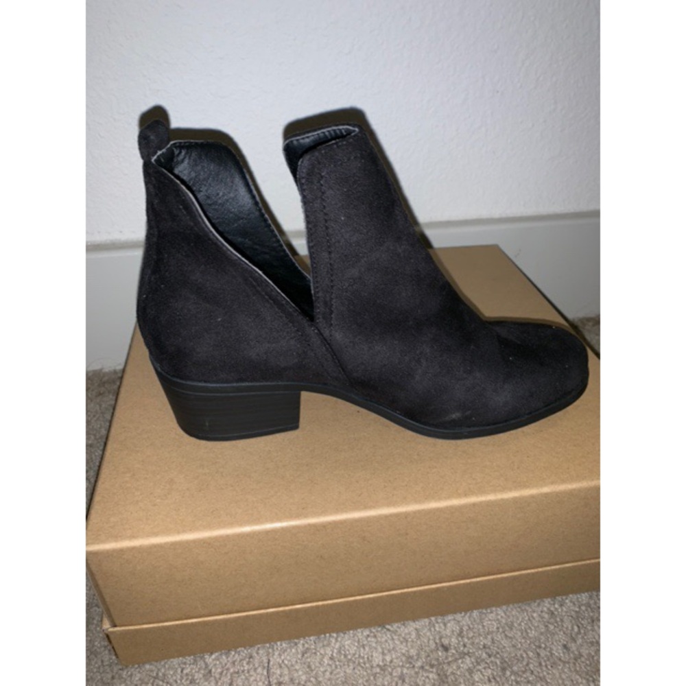 Black Booties - Size 7 - Never Worn!